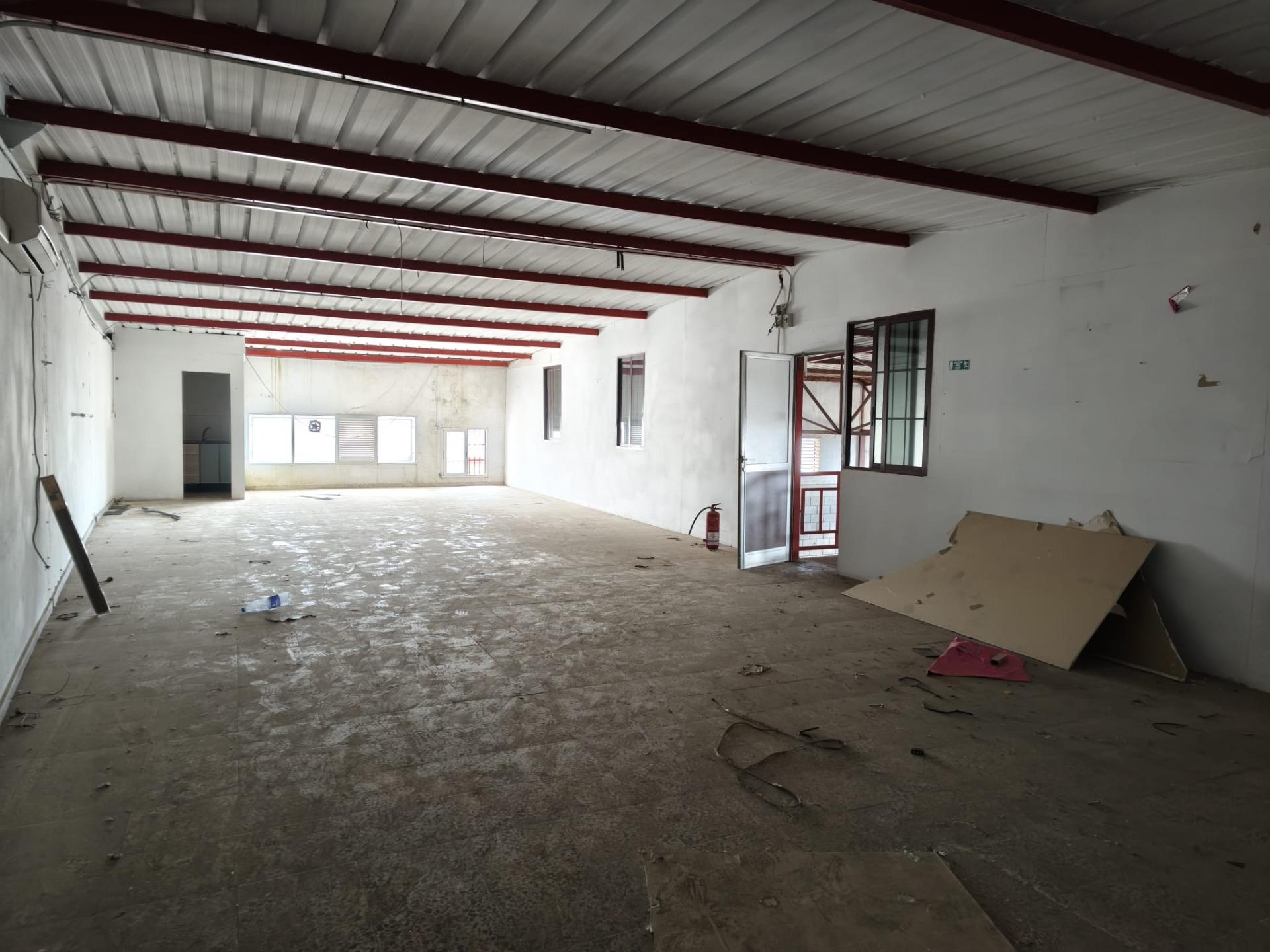 🏭 Nave Industrial de 404 m² — Excelente Ubicación - 12