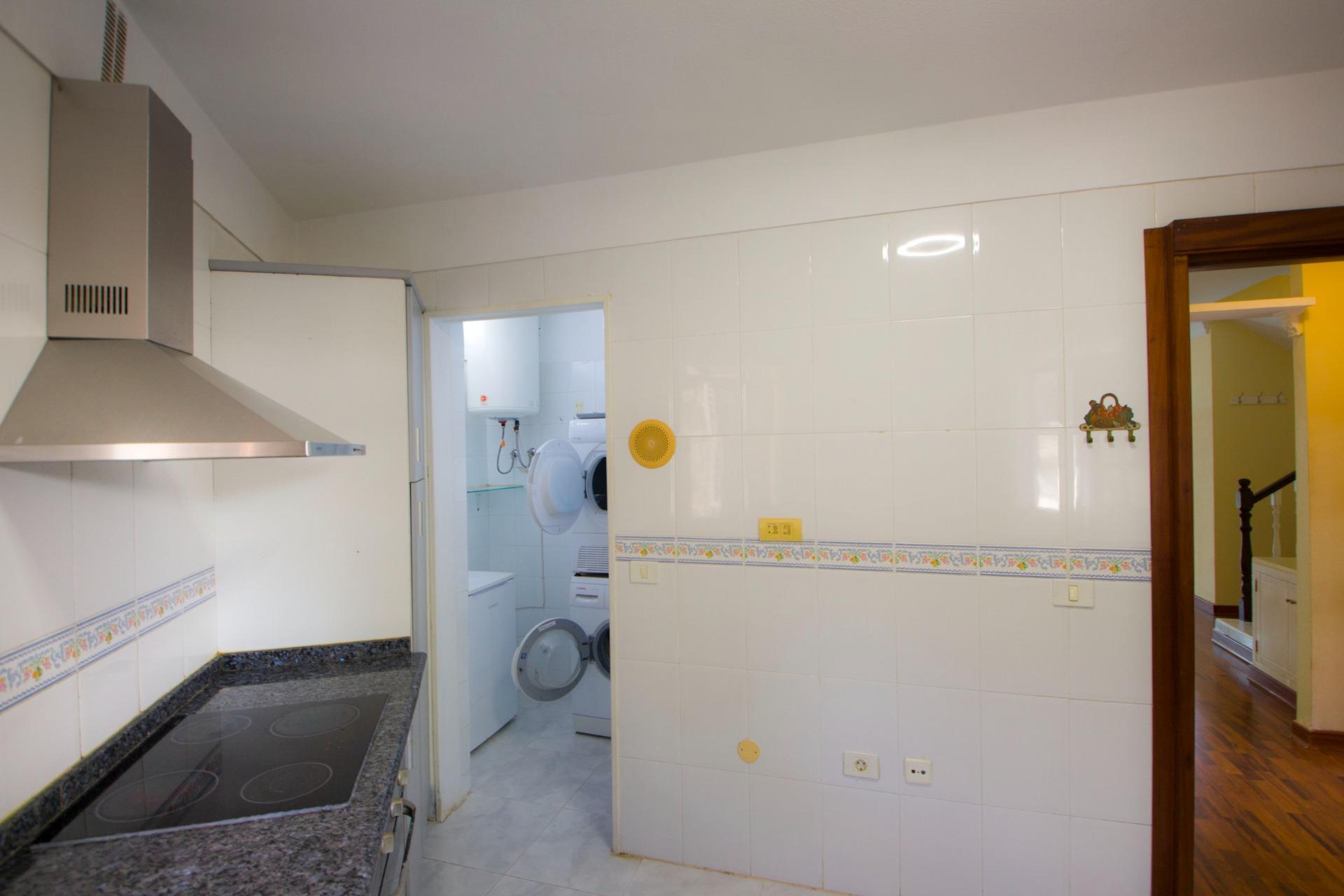 Exclusiva casa unifamiliar en entorno sereno y privilegiado - 12