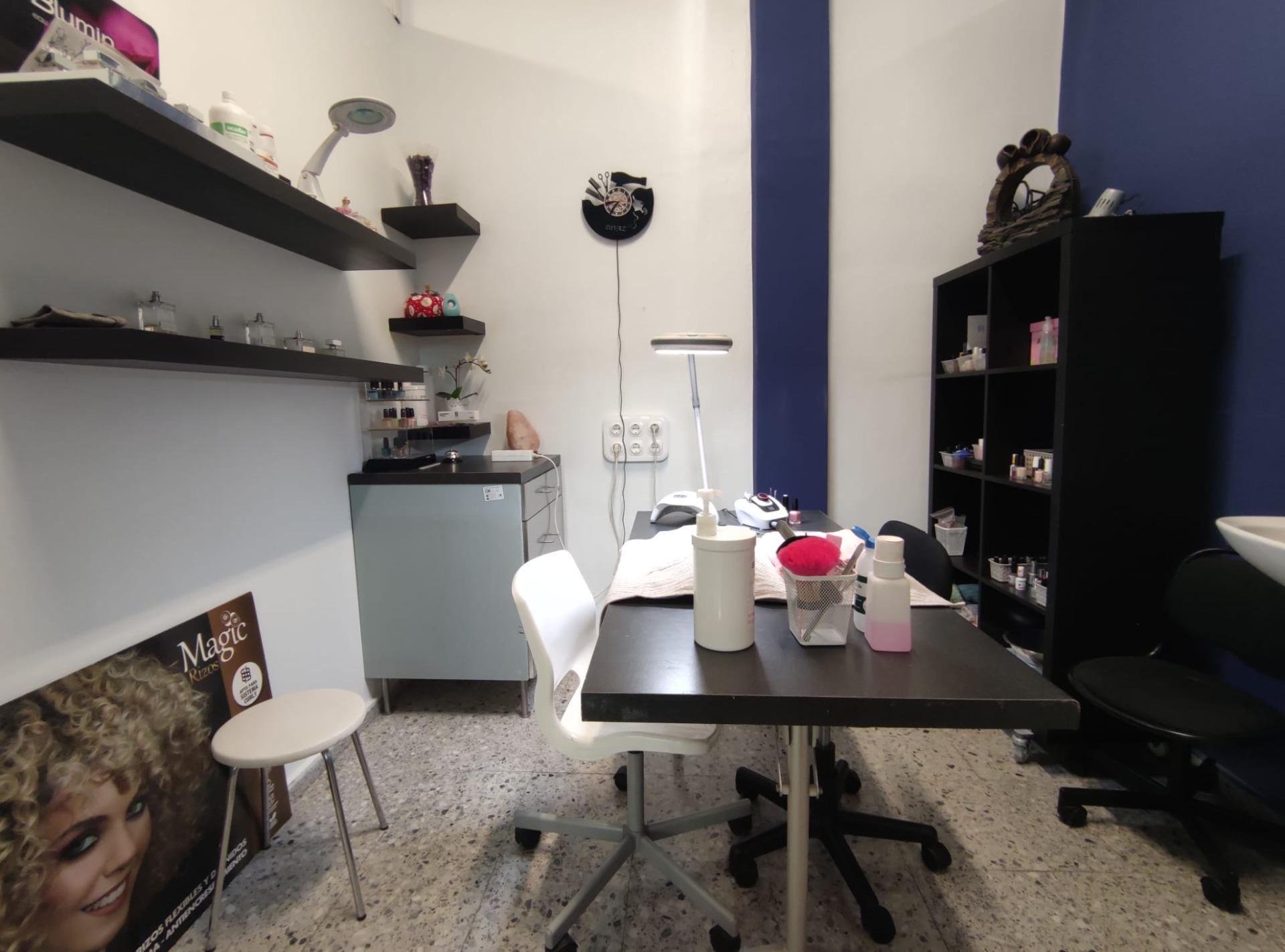 💇‍♀️✨ ¡Oportunidad única de traspaso! Peluquería en funcionamiento ✨💇‍♂️ - 8