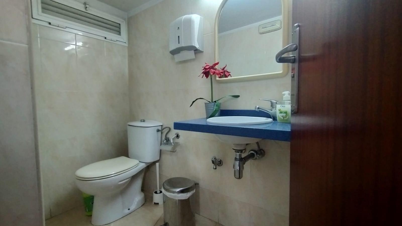 Se traspasa Negocio Peluquería - 12