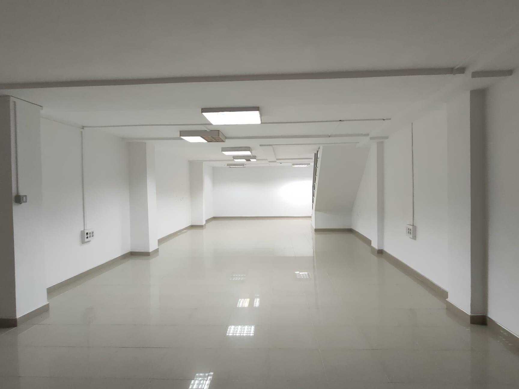 ¡Te presentamos nuestro espectacular local comercial disponible para alquiler! - 2