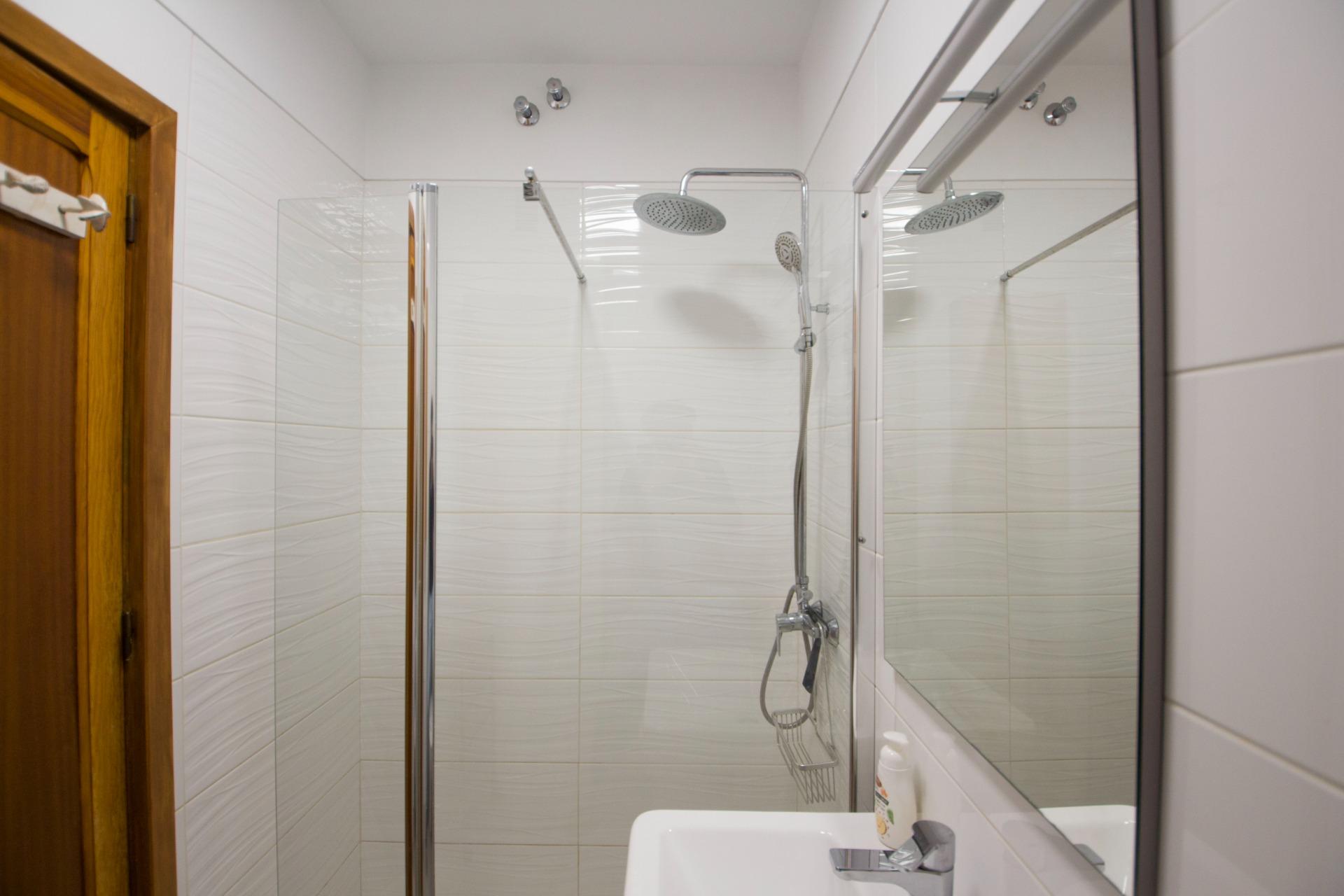 PRECIOSA VIVIENDA EN ZONA CÉNTRICA - 16