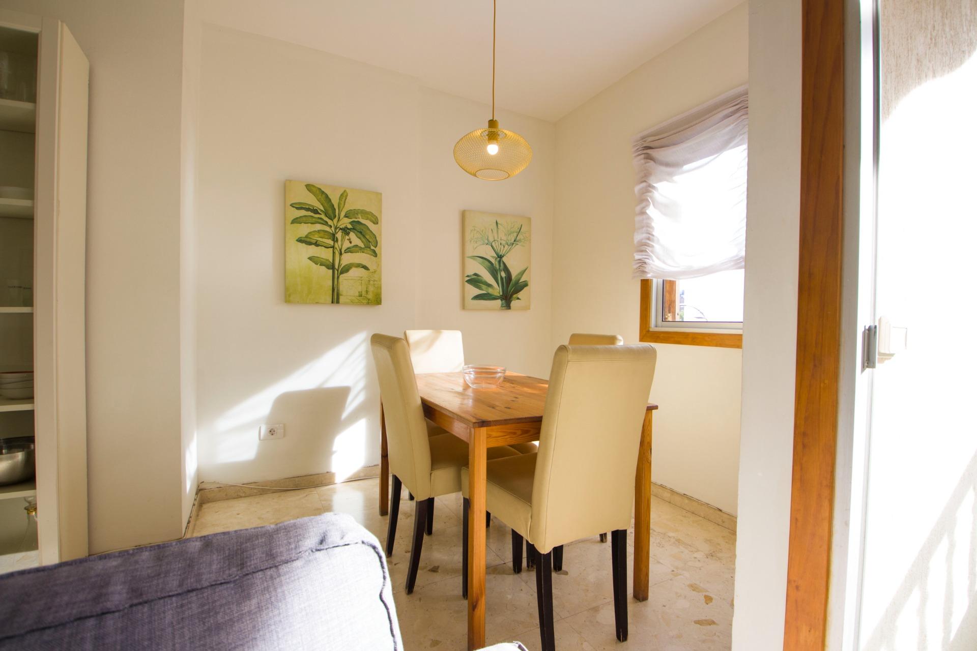 PRECIOSA VIVIENDA EN ZONA CÉNTRICA - 4