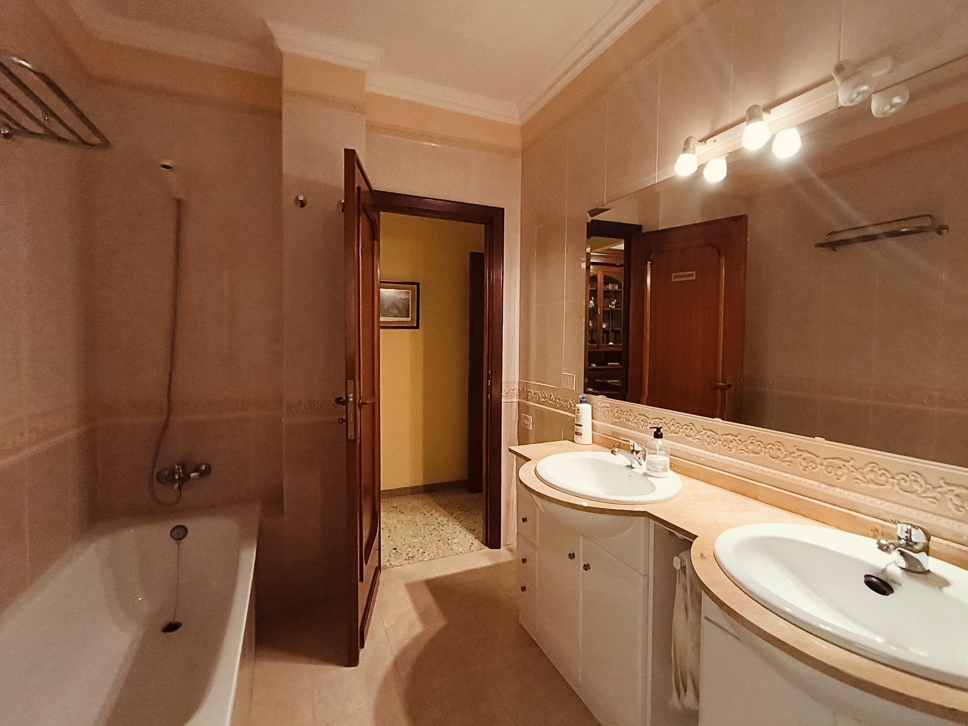 Elegante y luminosa vivienda con garaje - 36