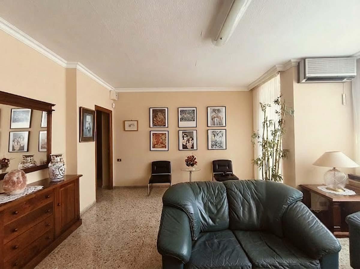 Elegante y luminosa vivienda con garaje - 6