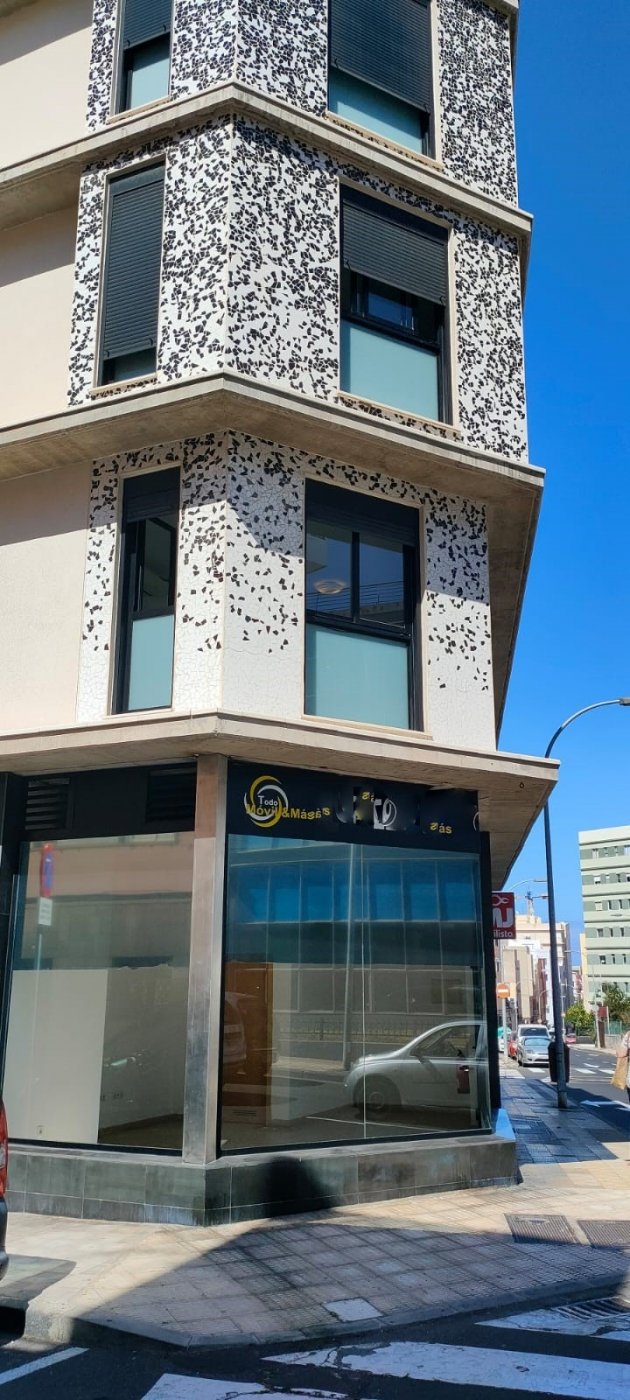 LOCAL COMERCIAL A PIE DE CALLE ZONA LA SALLE - 1