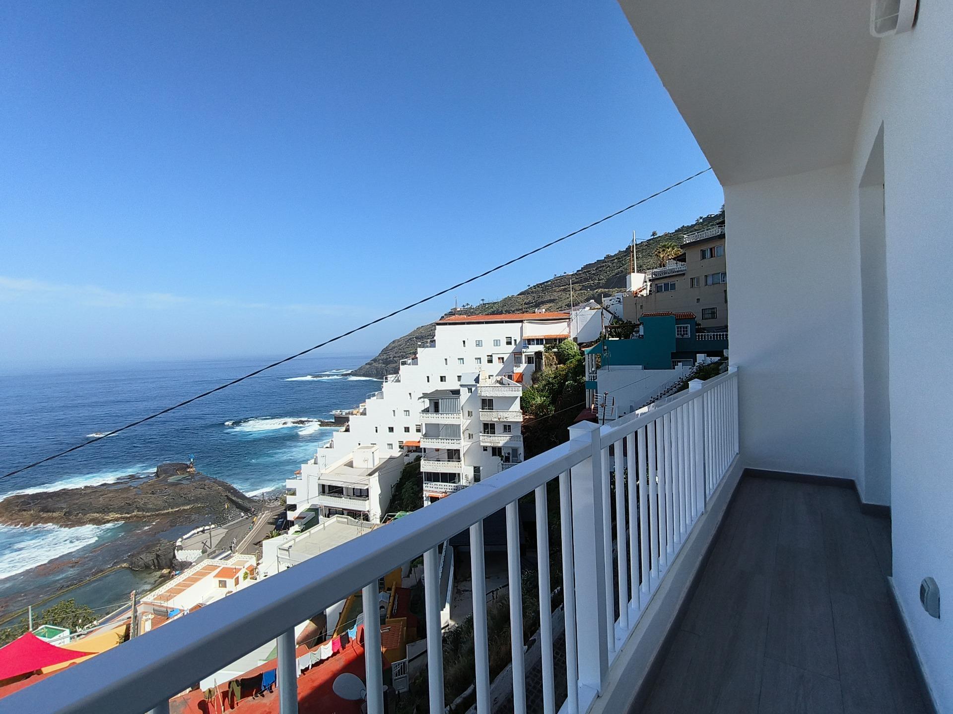 BONITA VIVIENDA CON VISTAS AL MAR - 1