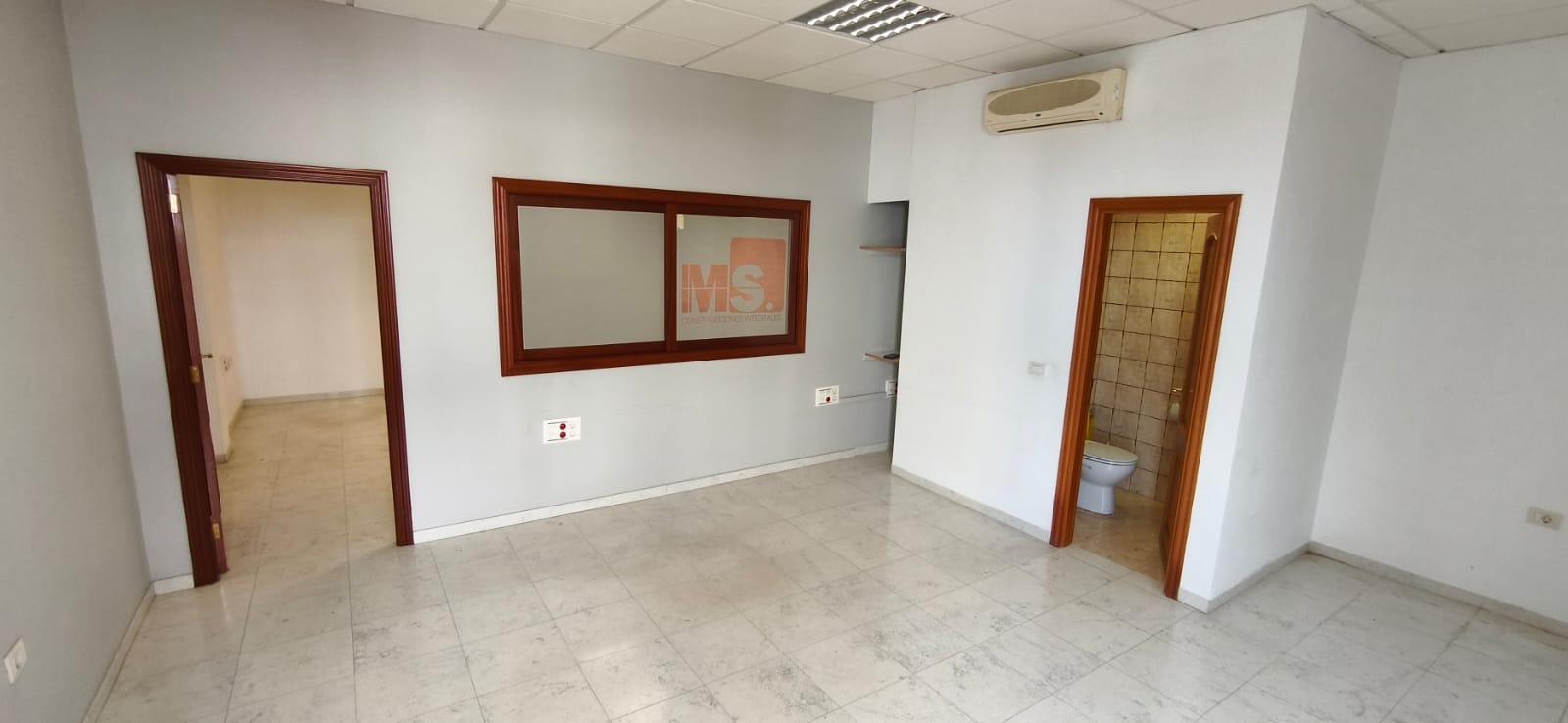 OFICINA A PIE DE CALLE - 1