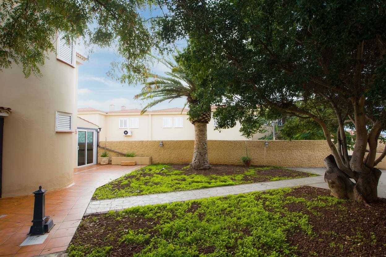 Exclusiva casa unifamiliar en entorno sereno y privilegiado - 10