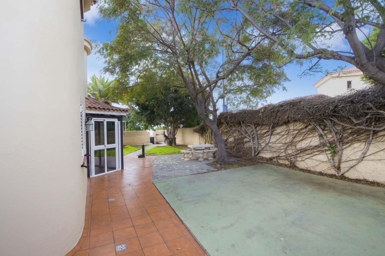 Exclusiva casa unifamiliar en entorno sereno y privilegiado - 4