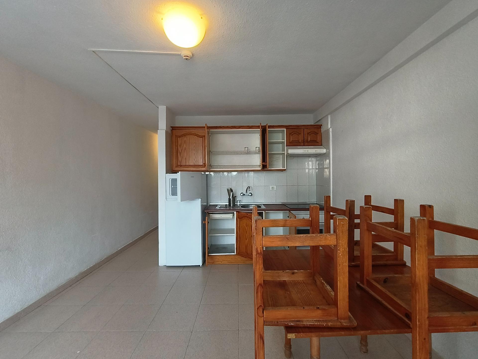 Oportunidad de inversión con terraza y piscina comunitaria en excelente zona. - 2