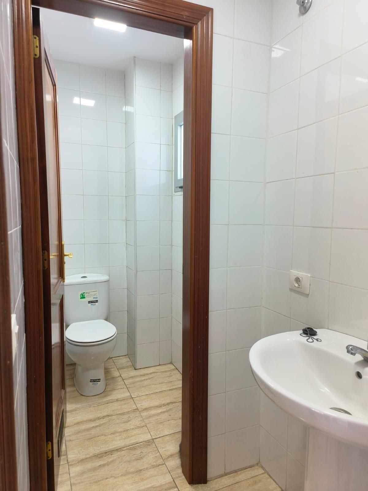 ¡OPORTUNIDAD OFICINA EN POLÍGONO COSTA SUR! - 4