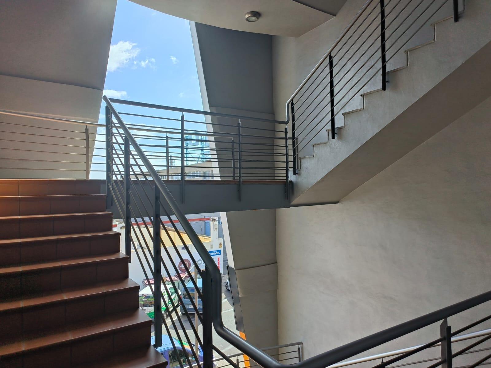 ¡OPORTUNIDAD OFICINA EN POLÍGONO COSTA SUR! - 7