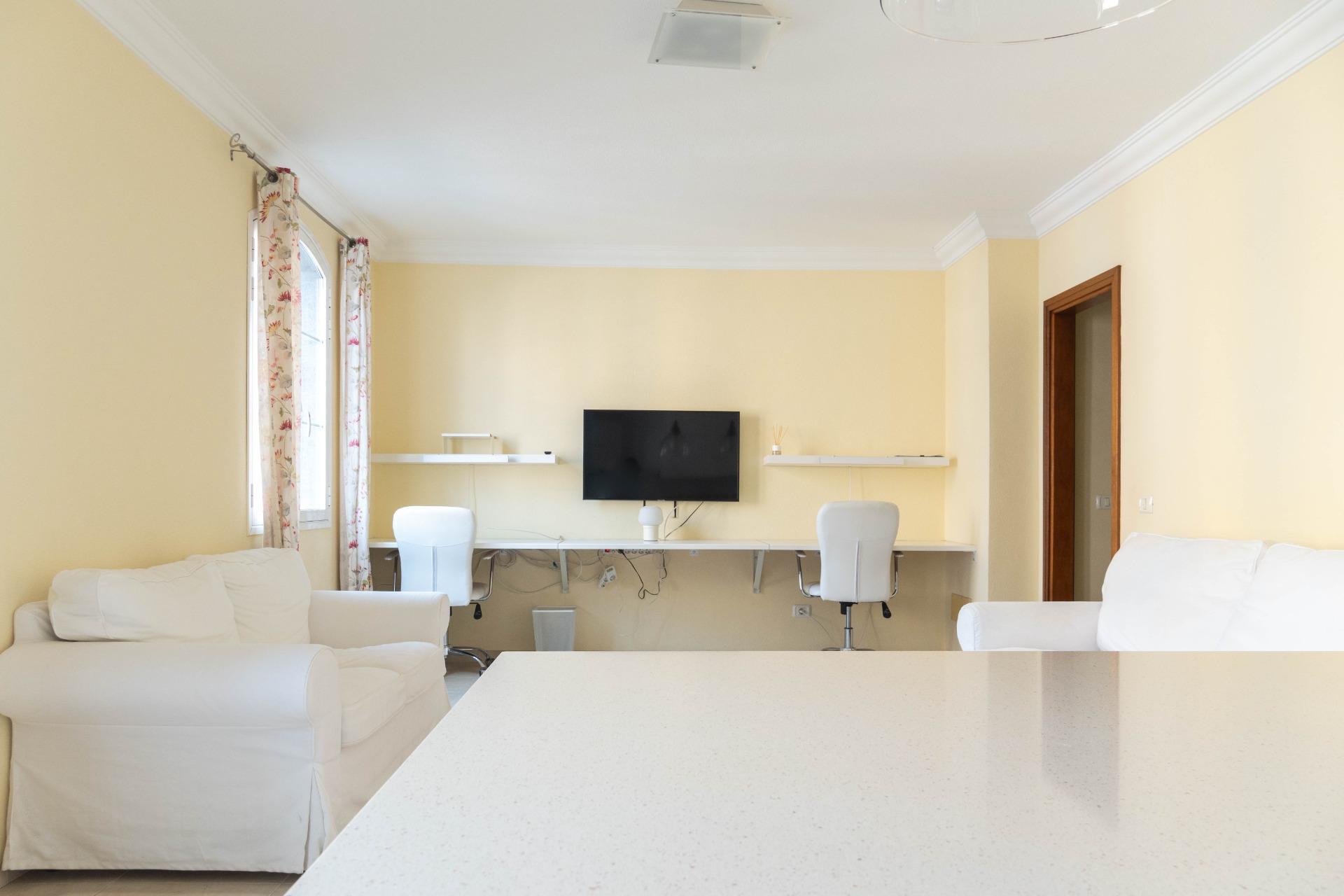 Vivienda luminosa con garaje en excelente ubicación - 2