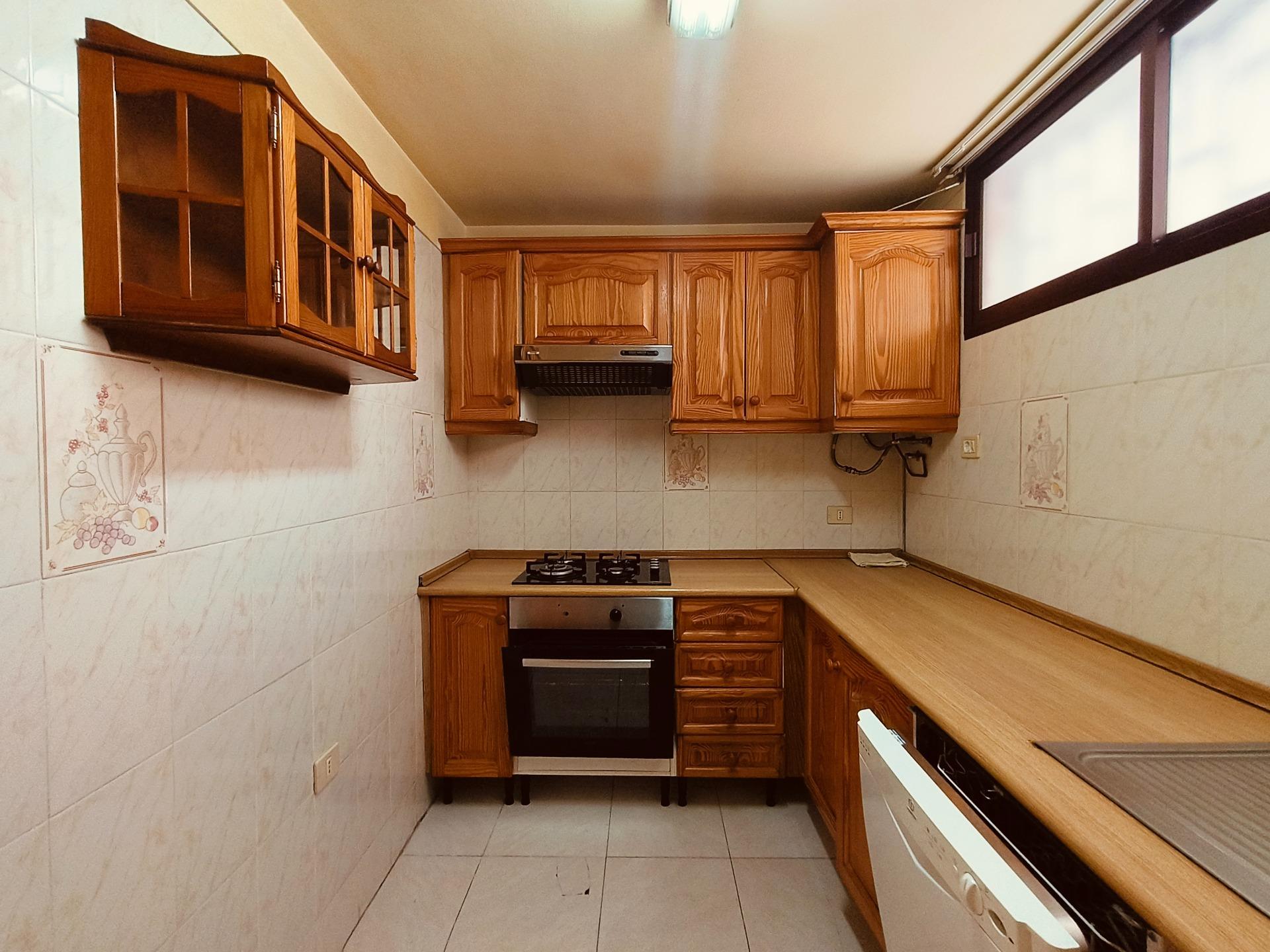 Adosado luminoso con terraza y todas las comodidades - 11