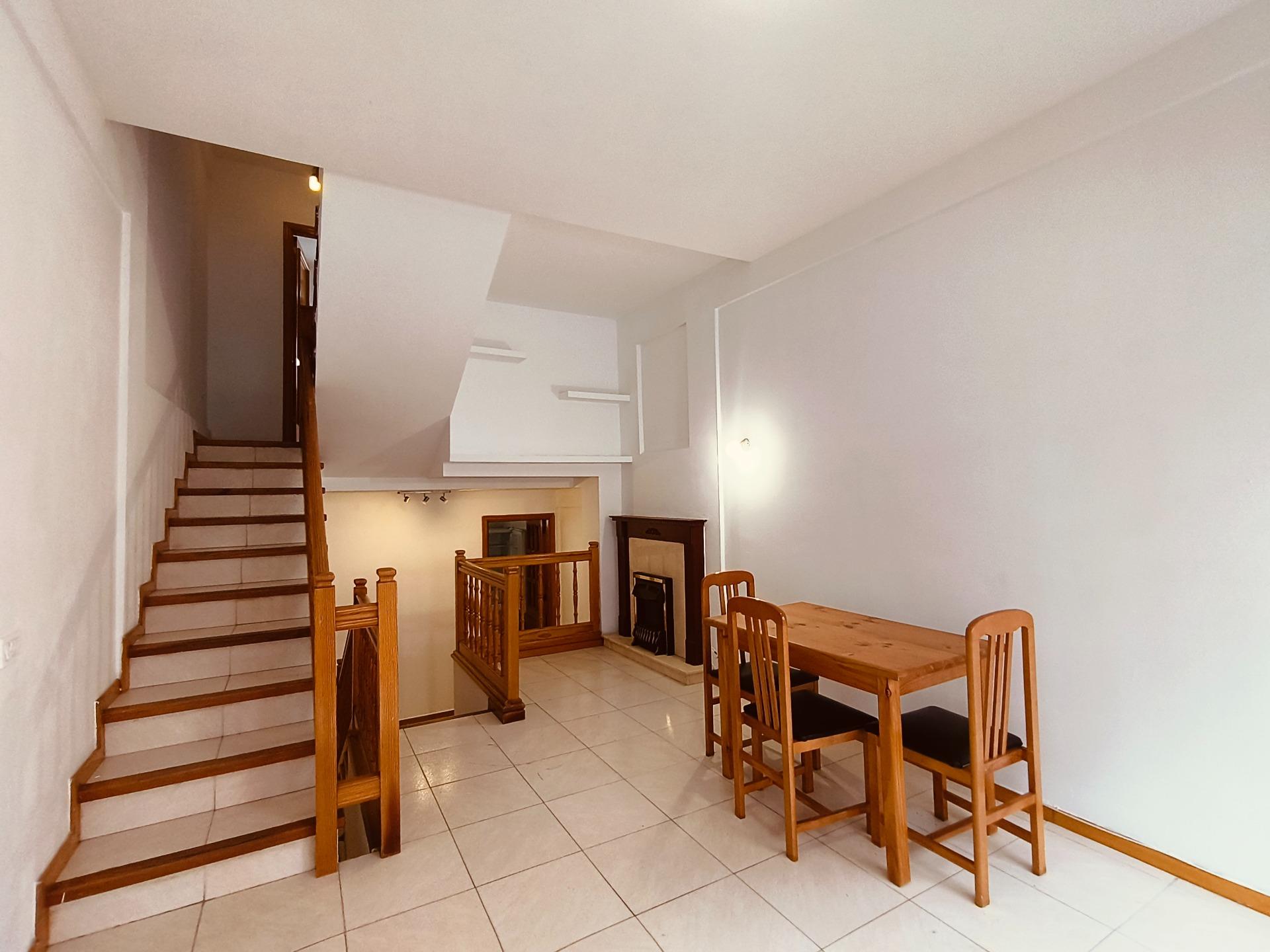 Adosado luminoso con terraza y todas las comodidades - 3