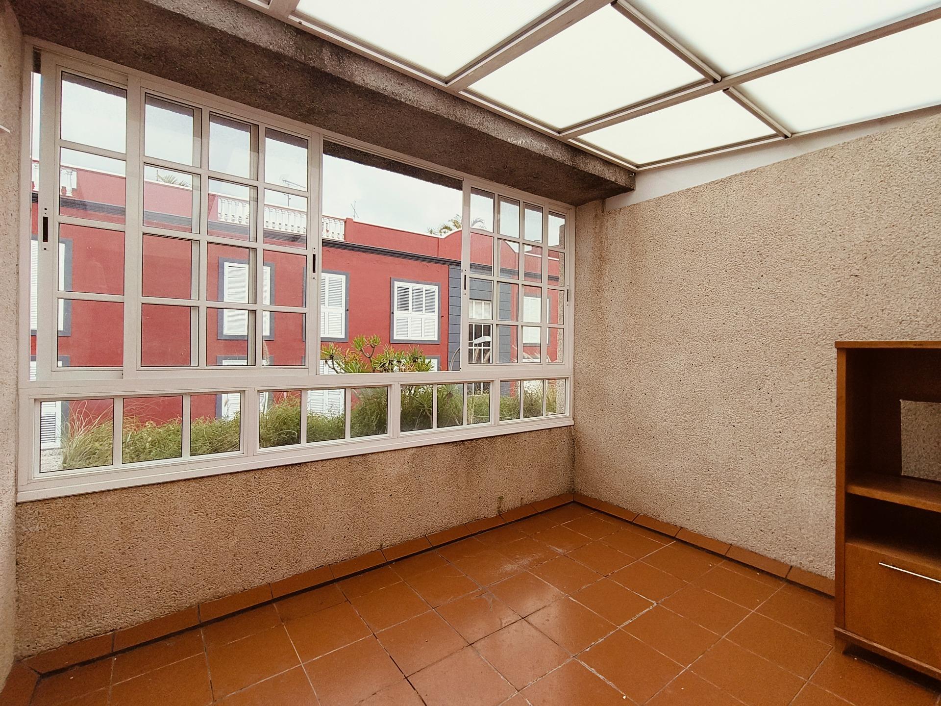 Adosado luminoso con terraza y todas las comodidades - 34