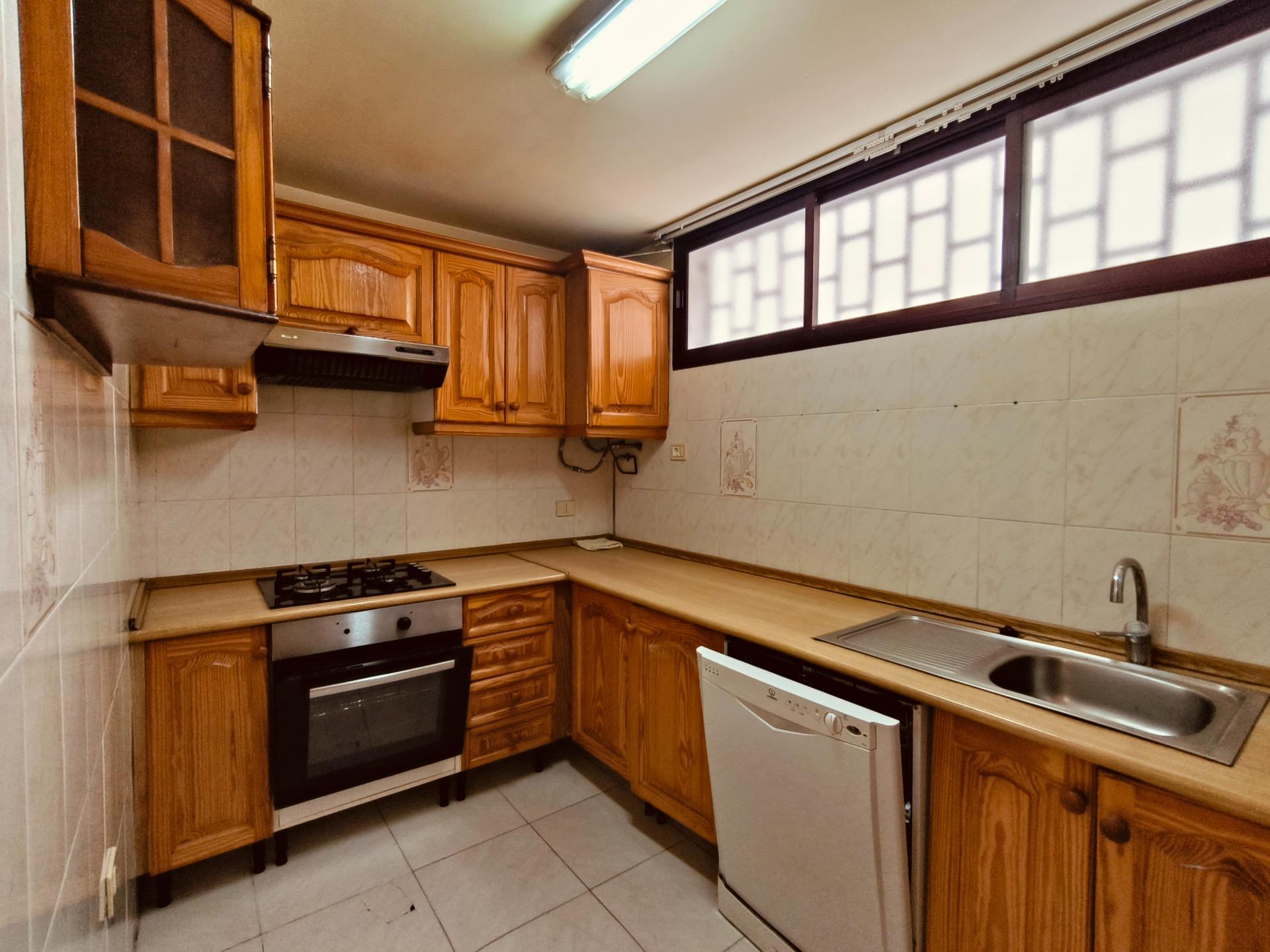 Adosado luminoso con terraza y todas las comodidades - 9