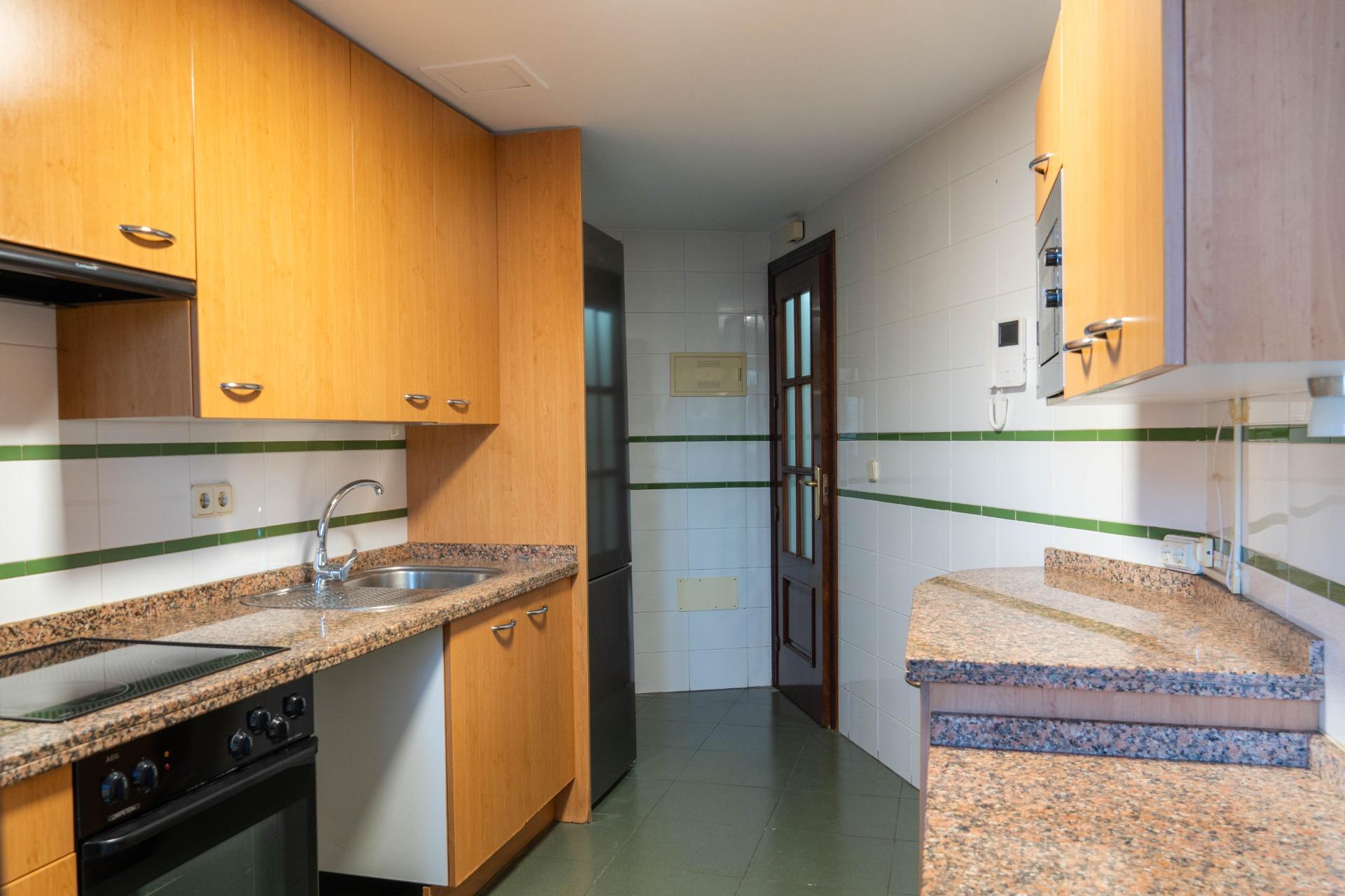 PRECIOSA VIVIENDA EN SANTA CRUZ - 9