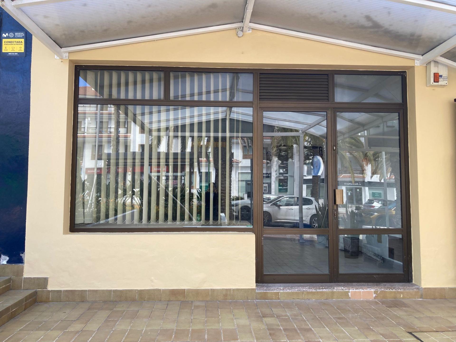 ¡OPORTUNIDAD ÚNICA! Local Comercial en Primera Línea del Puerto de la Cruz - 1