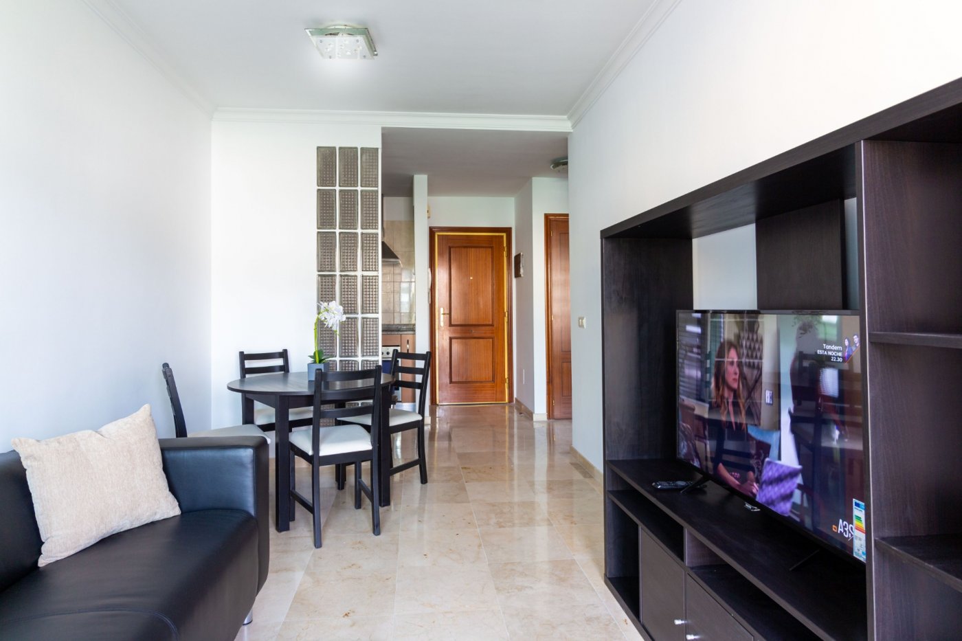 ¡PRECIOSO PISO DE UNA HABITACIÓN EN AV. TRES DE MAYO! - 3