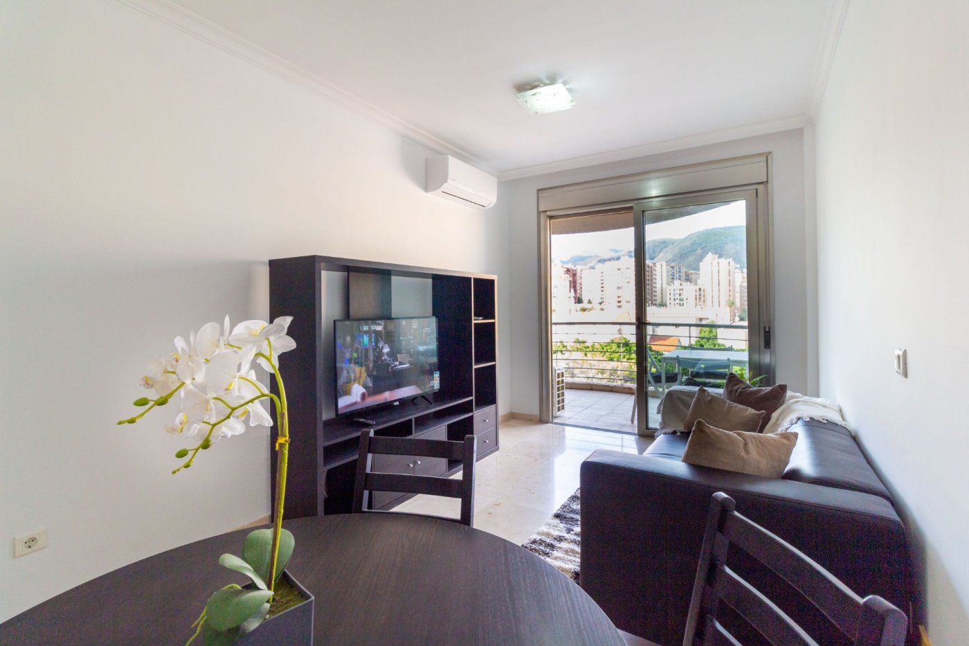 ¡PRECIOSO PISO DE UNA HABITACIÓN EN AV. TRES DE MAYO! - 4