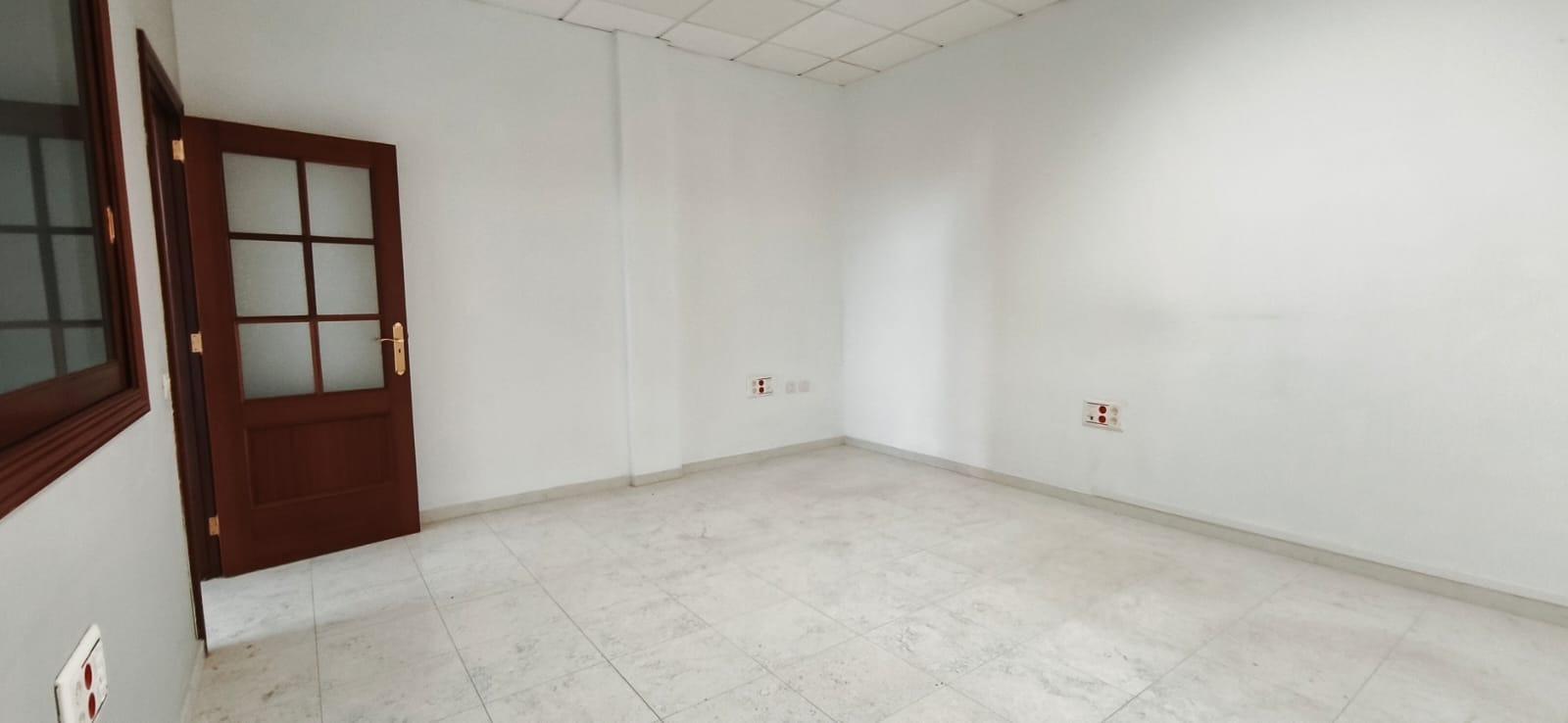 OFICINA A PIE DE CALLE - 4