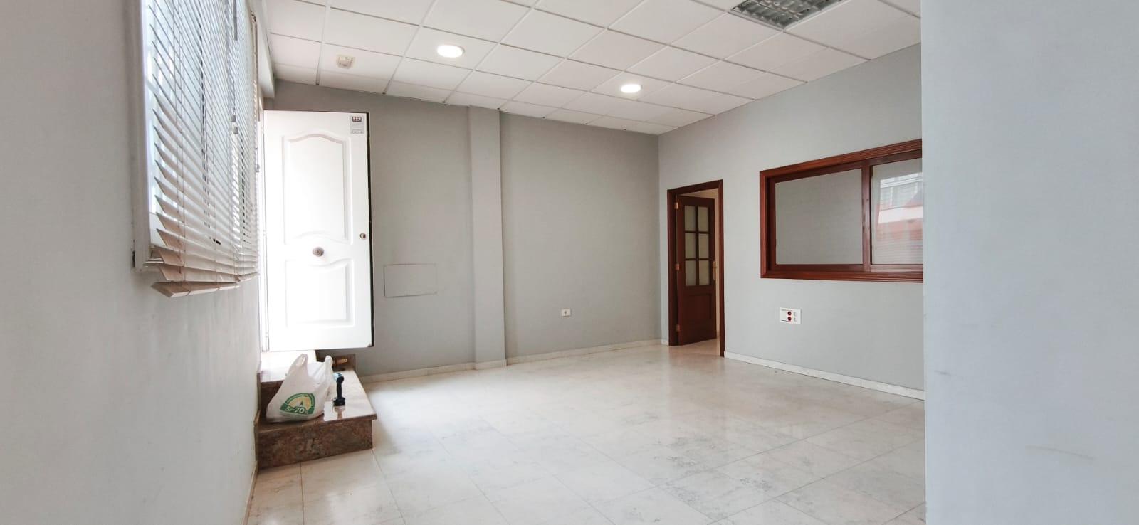 OFICINA A PIE DE CALLE - 5