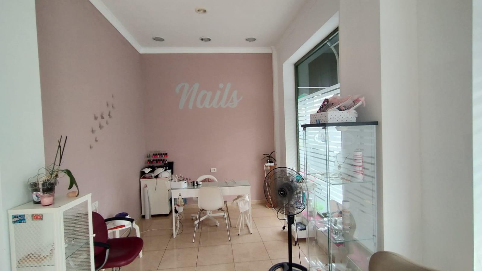 Se traspasa Negocio Peluquería - 1