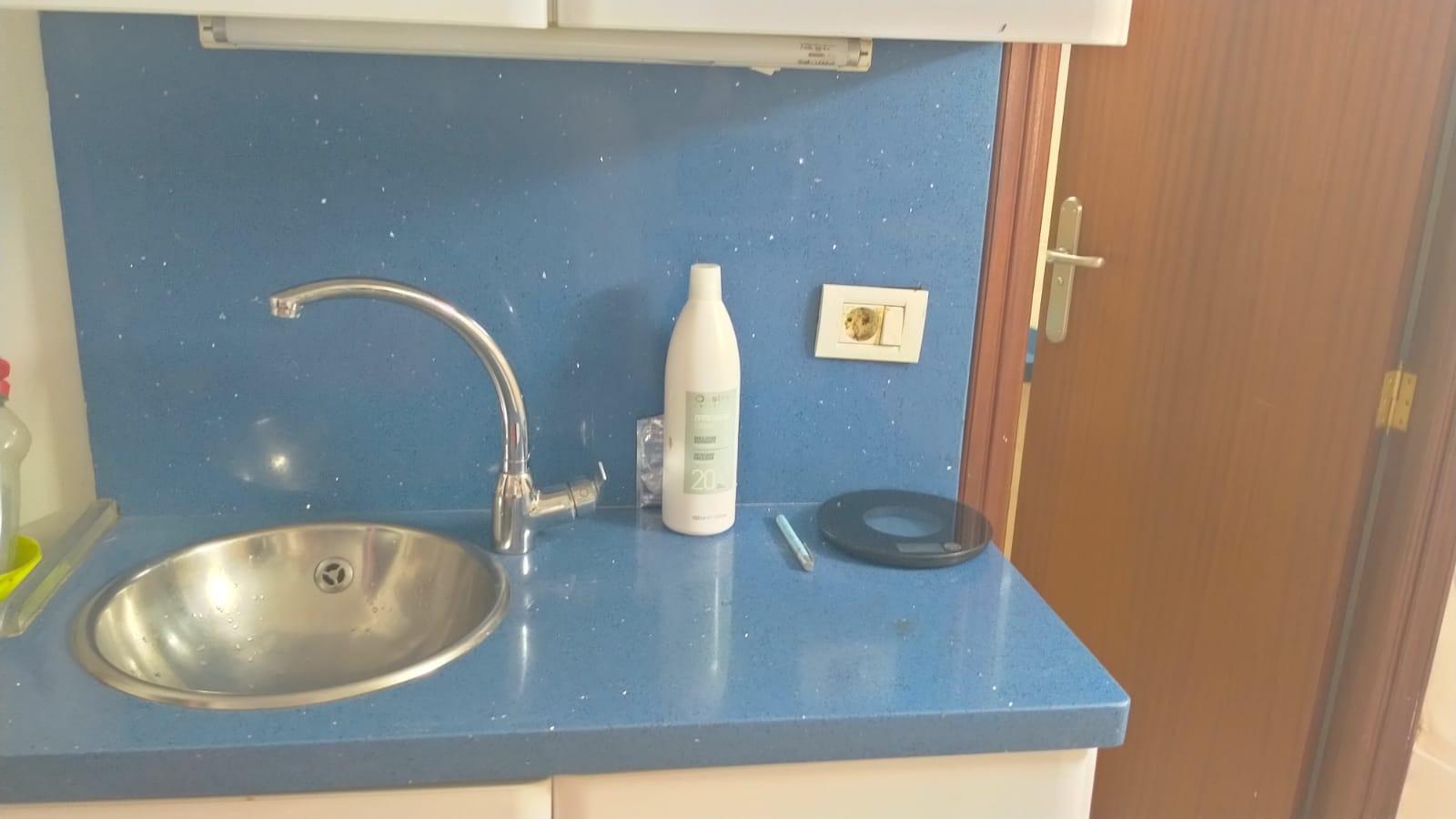 Se traspasa Negocio Peluquería - 11