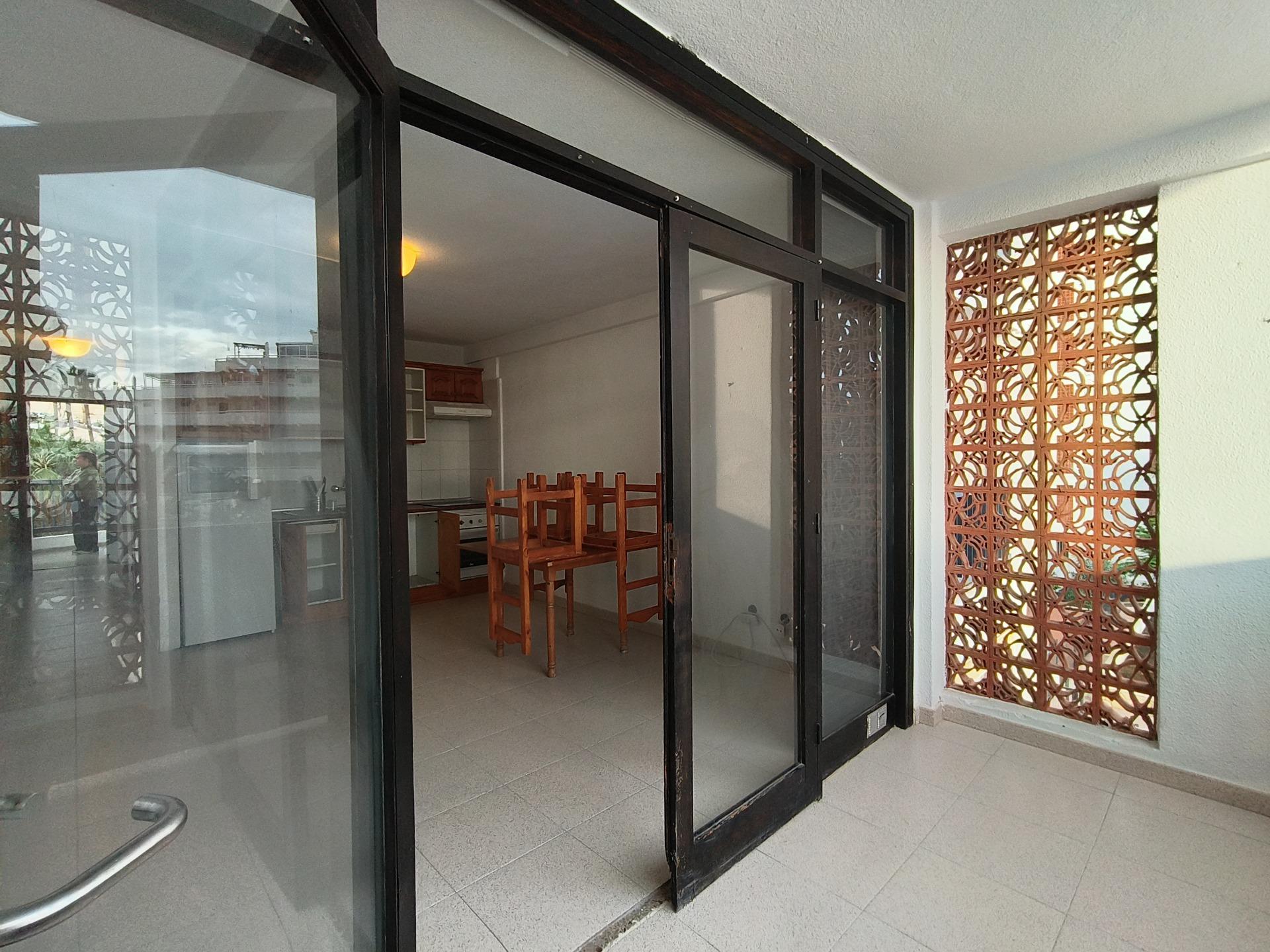 Oportunidad de inversión con terraza y piscina comunitaria en excelente zona. - 10