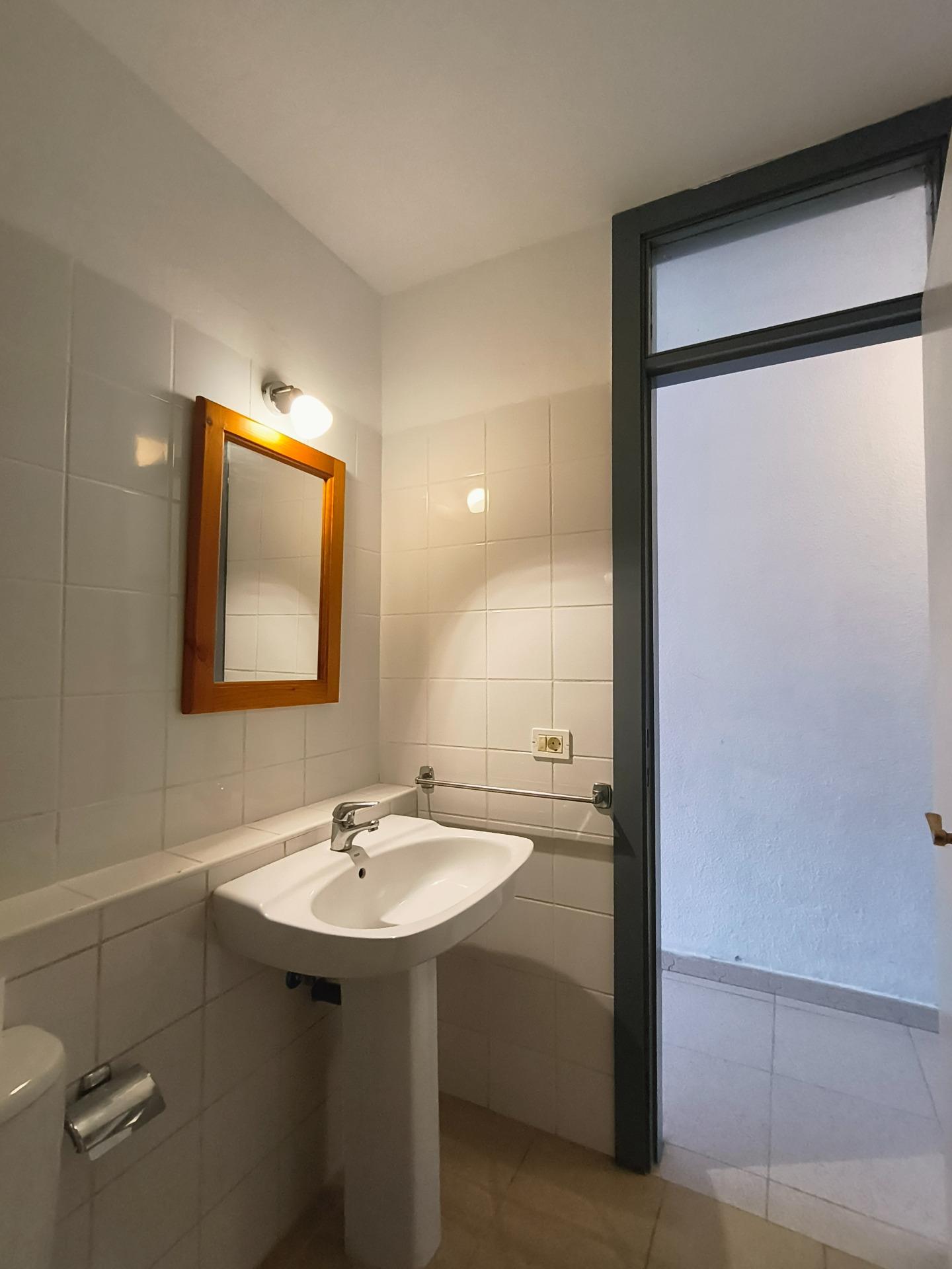 Oportunidad de inversión con terraza y piscina comunitaria en excelente zona. - 12