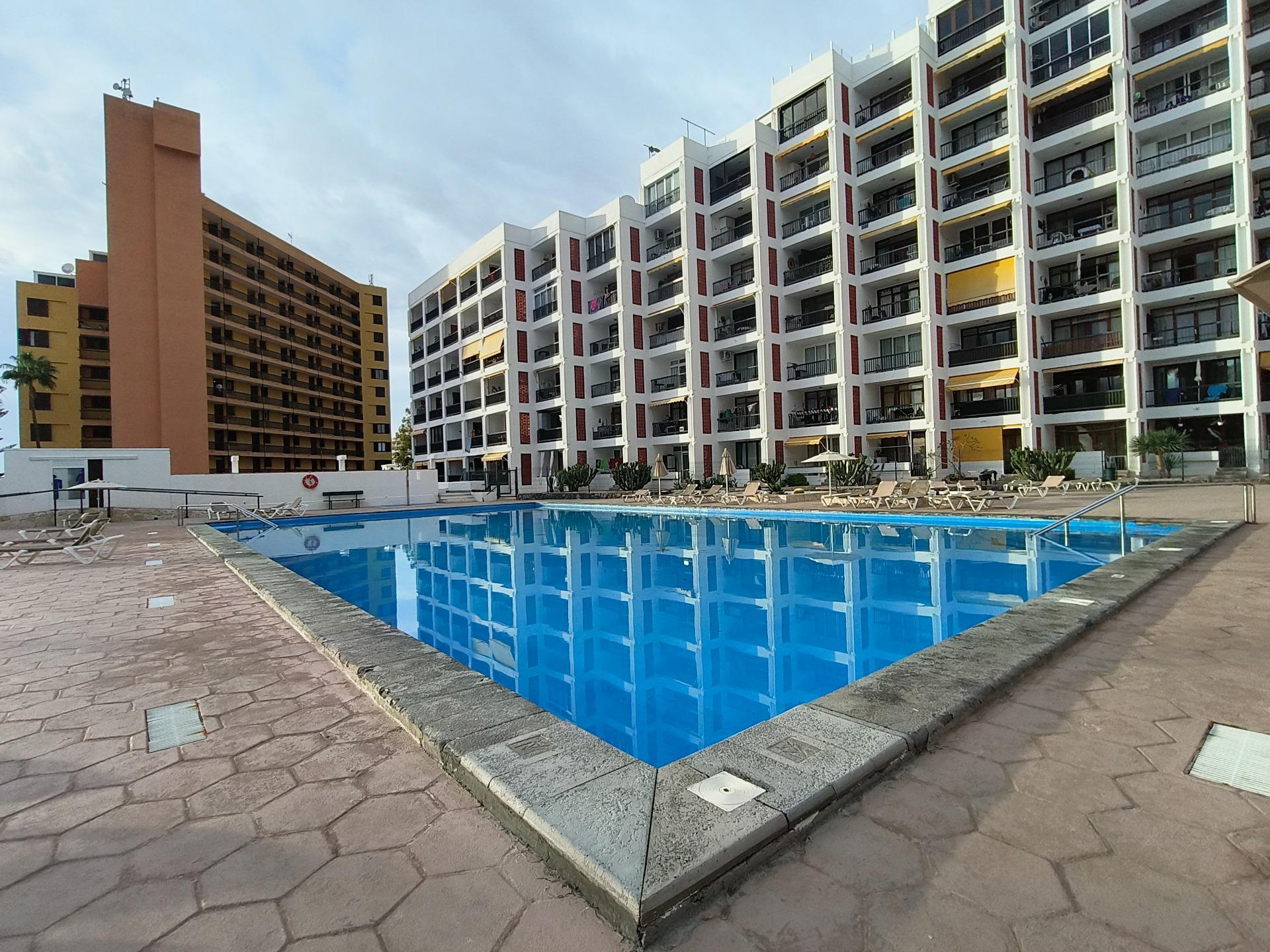 Oportunidad de inversión con terraza y piscina comunitaria en excelente zona. - 19