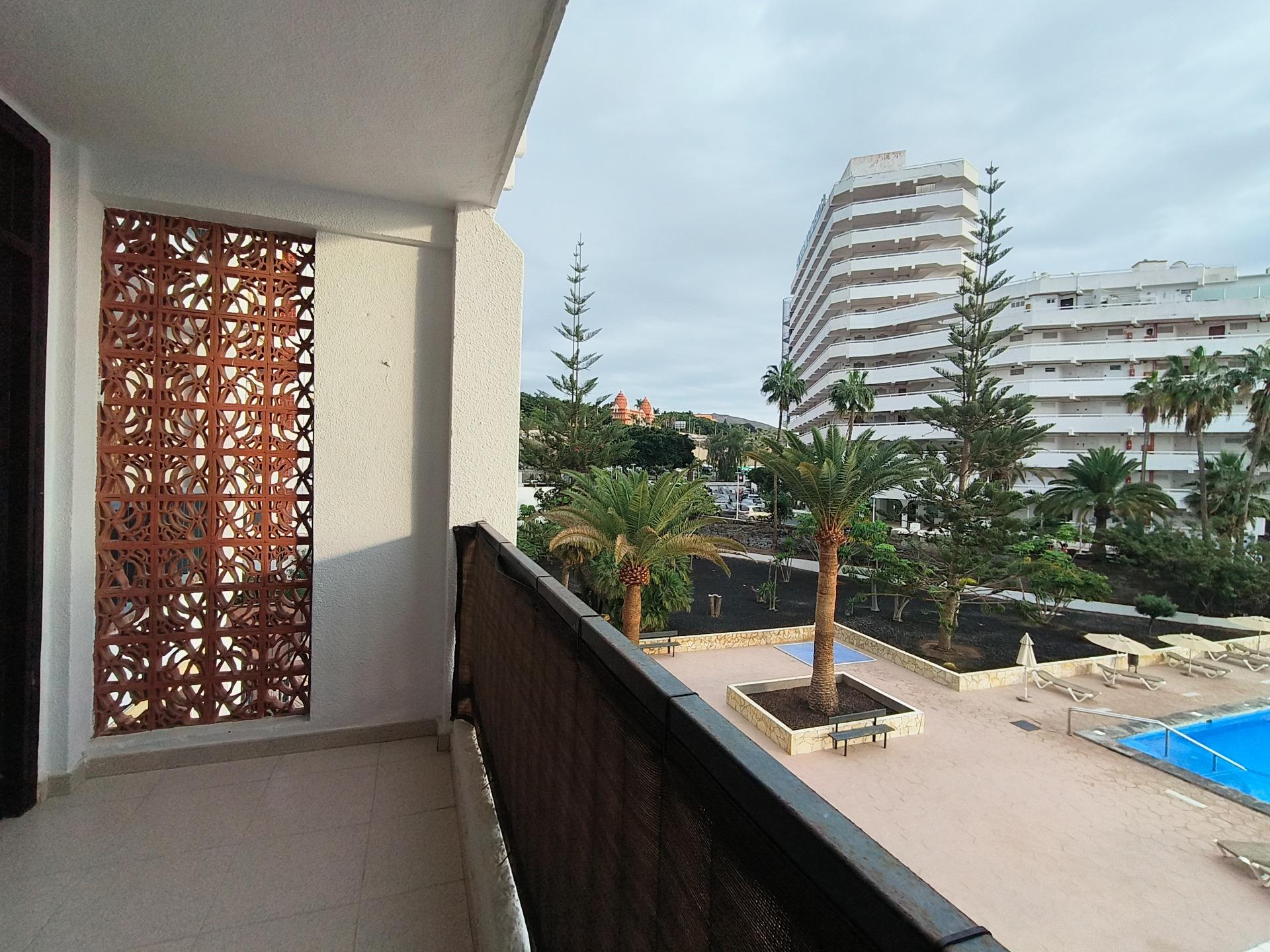 Oportunidad de inversión con terraza y piscina comunitaria en excelente zona. - 8