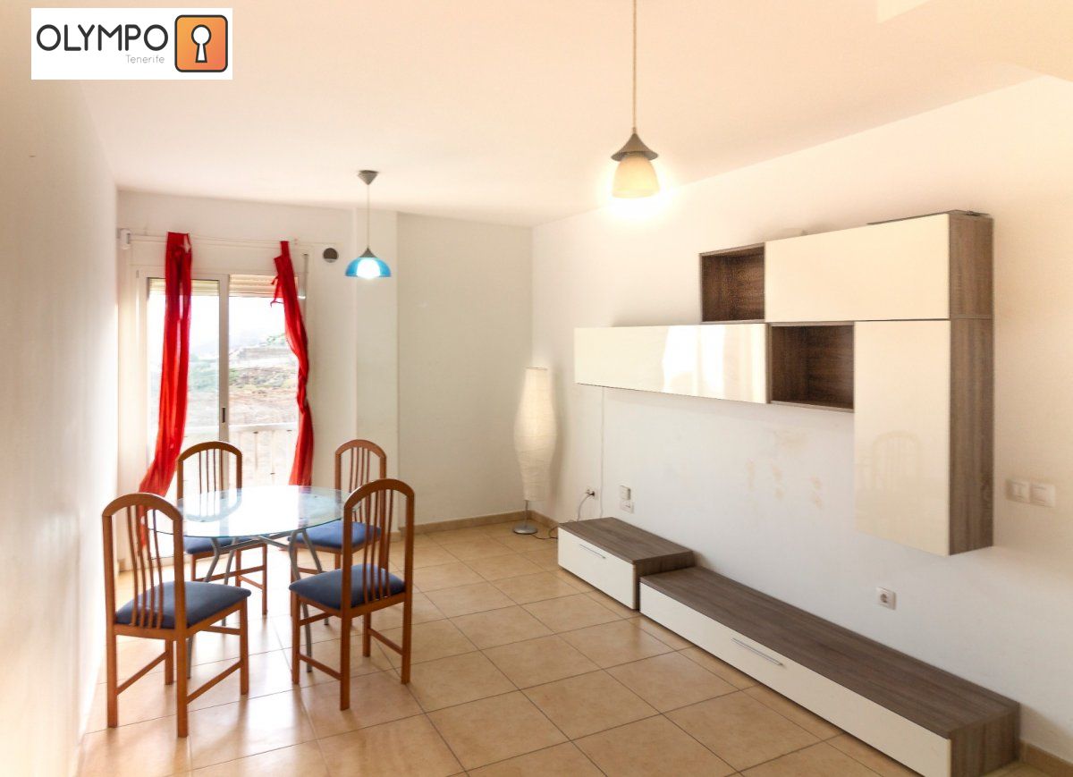 PISO 2 HABITACIONES  EN EL TABLERO, CON BUENA COMUNICACIÓN Y APARCAMIENTO - 1