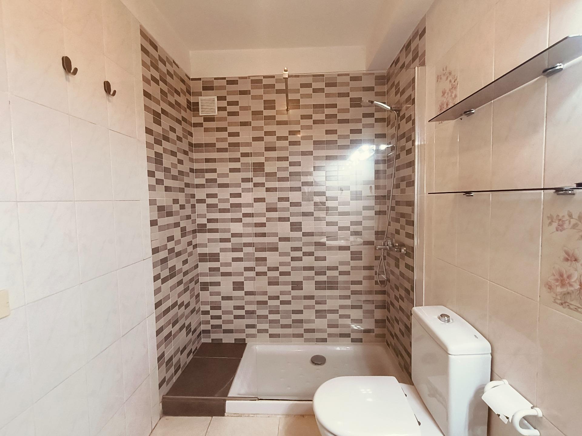 Adosado luminoso con terraza y todas las comodidades - 22