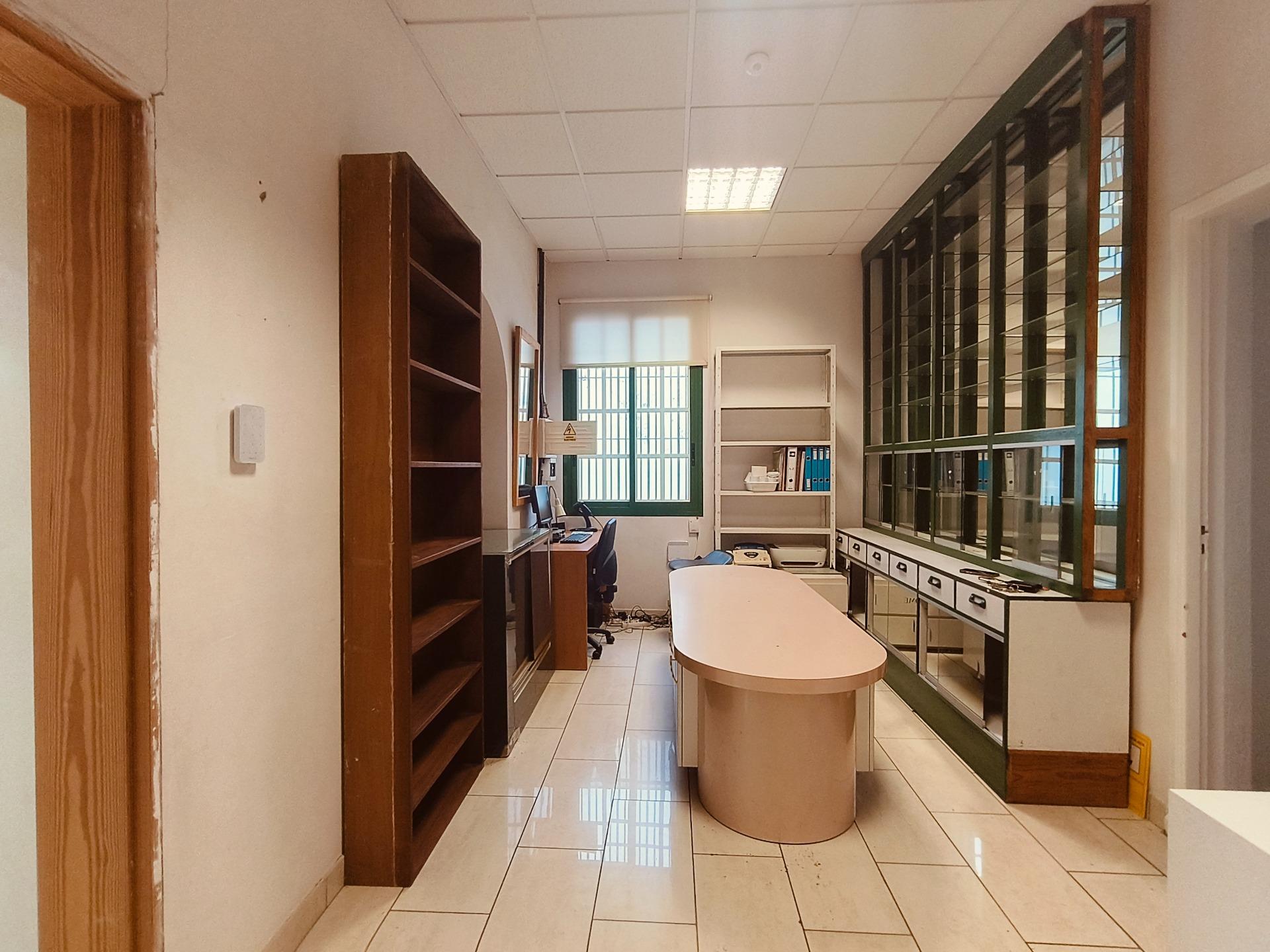 Amplia vivienda con local anexo y gran potencial en Tacoronte - 26