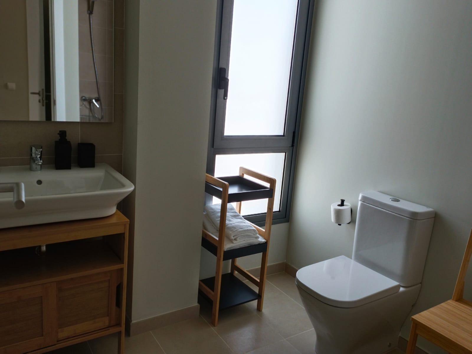 PRECIOSA VIVIENDA EN ABADES - 12