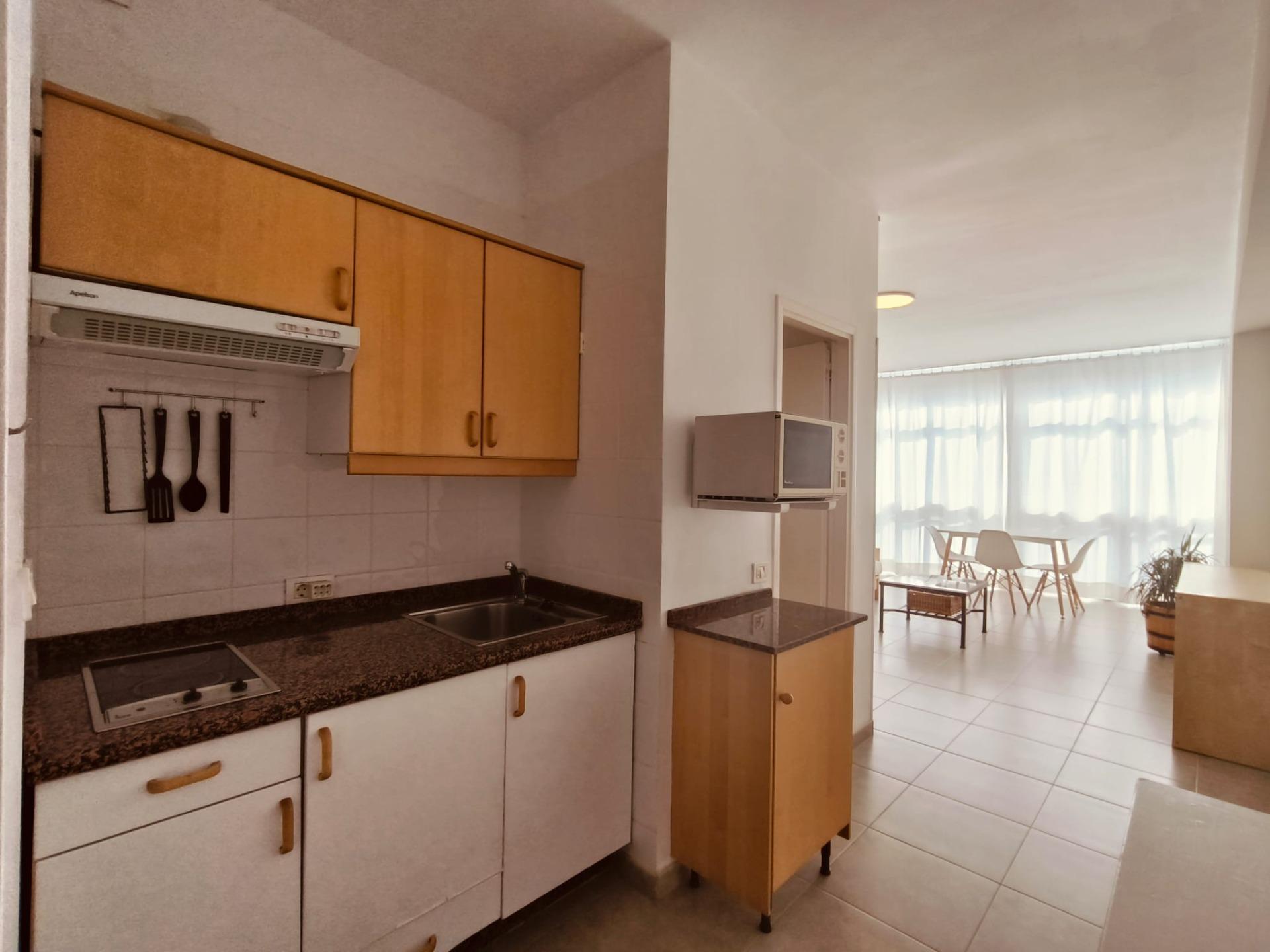 ¡ESTUPENDO PISO DE UNA HABITACIÓN CON VISTAS AL MAR! - 8