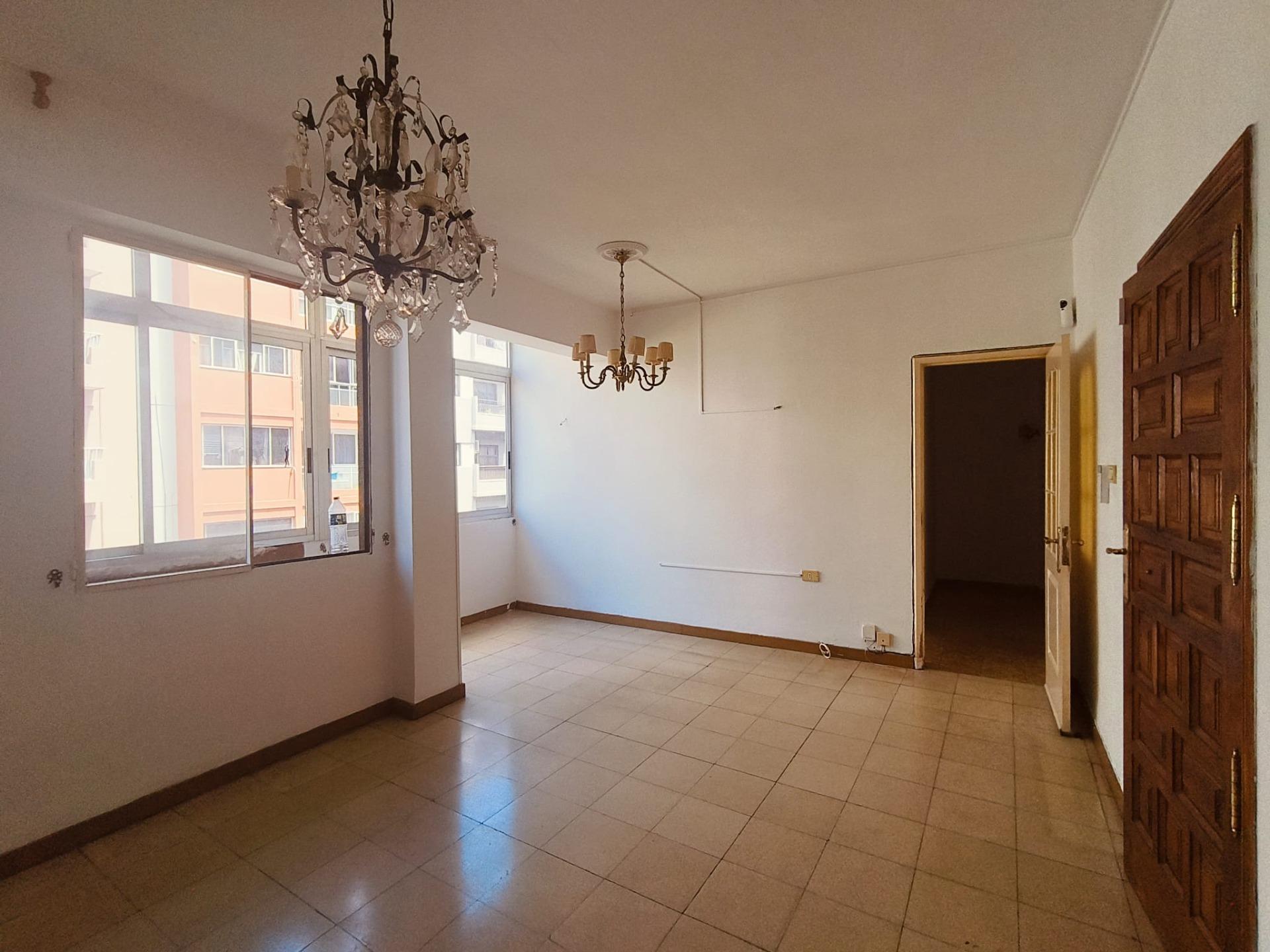 PISO DE 4 HABITACIONES EN EL CENTRO DE SANTA CRUZ - 2