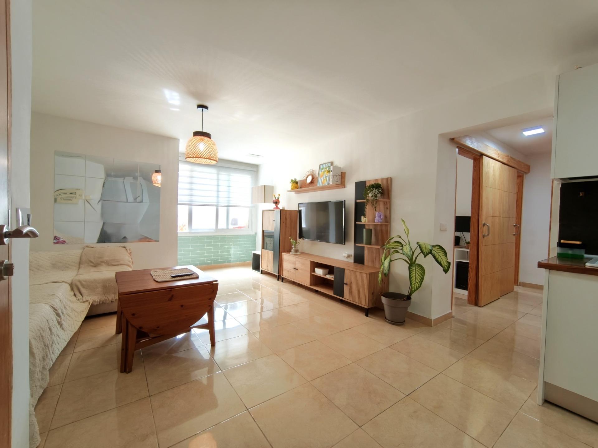 VIVIENDA DE TRES HABITACIONES CON TERRAZA TECHADA. - 1