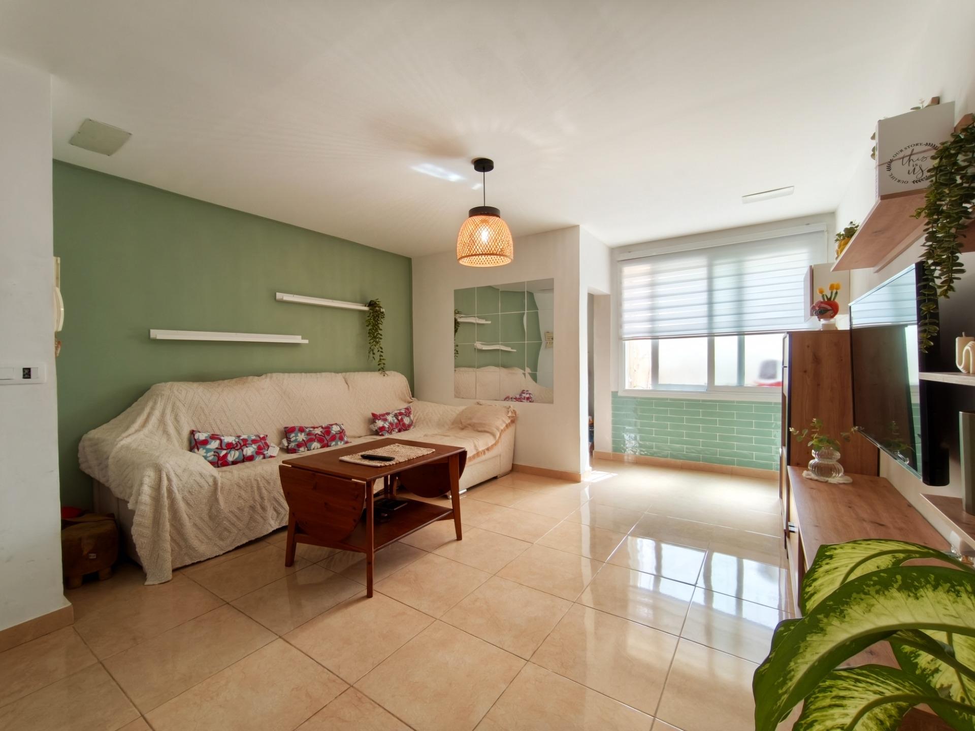VIVIENDA DE TRES HABITACIONES CON TERRAZA TECHADA. - 2
